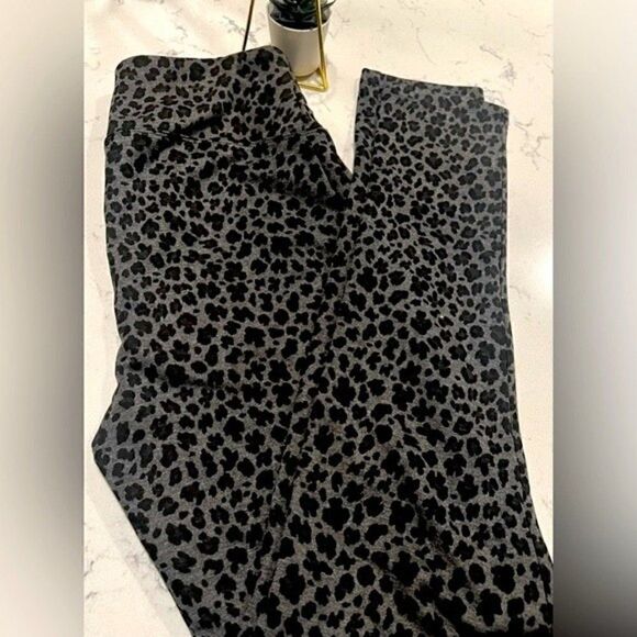 INC International Concepts Leopard Skinny Leg Jeans size M, New - Picture 4 of 5